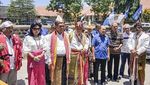 Ritual Potong Kerbau Sambut Pasangan Cagub-Cawagub NTT Benny K Harman