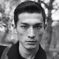 Daisuke Ueda adalah seorang model terkenal asal Jepang. Pria 30 tahun tersebut telah membintangi iklan berbagai merek terkenal, termasuk H&M hingga Dior. Foto: Instagram