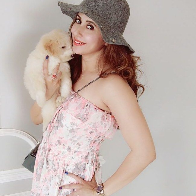 Urmila Matondkar tetap cantik dan seksi di usia 44 tahun. Meski memiliki sedikit kerutan di wajahnya, aktris dan juga presenter televisi ini tetap memesona Foto: Instagram