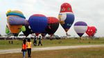 Foto: Warna-warni Balon Udara dari Berbagai Negara yang Siap Terbang
