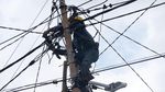 Usai Banjir, PLN Lakukan Perbaikan Jaringan Kabel Listrik