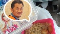 Ihiy, romantis banget. Ini nasi goreng yang dimasak Hanung Bramantyo buat bekal Zaskia, lho. Foto: Istimewa