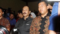 Baju safari yang sama juga digunakannya saat sidang pembacaan dakwaan terkait kasus merintangi penyidikan KPK atas Setya Novanto dalam kasus dugaan korupsi proyek e-KTP. (Foto: Ari Saputra)