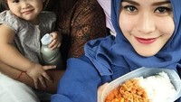 Wah, kata Zaskia ini semua membuatnya bahagia. Ya, termasuk bekalnya itu. Foto: Istimewa