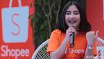 Saat Prilly Latuconsina dan Maxime Bouttier Pamer Kemesraan