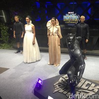 “Selain itu, ini juga merupakan cara kami untuk membangun ikatan emosional dengan para penggemar Disney, Marvel khususnya,” ungkap Mochtar yang dijumpai saat fashion show koleksi tersebut di kawasan SCBD, Jakarta Selatan, Rabu (7/2/2018). (Foto: Daniel Ngantung/Wolipop)