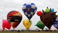 Balon siap terbang untuk meramaikan festival.