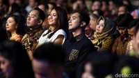 DJ Winky hadir dengan didampingi istrinya, Kenes.