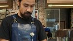 Bikin Meleleh! Ini Gaya Keren Chicco Jerikho Saat Meracik dan Menikmati Kopi