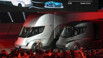 Semi, truk listrik pertama yang diproduksi oleh Tesla. (Foto: Instagram)