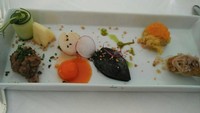 Nah, kalau yang ini makanan olahan William Wongso untuk gala dinner di KBRI Stockholm. Makanan tradisional Indonesia juga bisa tampil apik dan mewah ya. Foto: Instagram