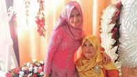 Lisya Nurrahmi saat bersama sang bunda. (Dok. Instagram/lisyanurrahmi)