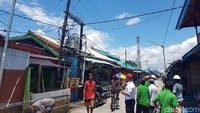 General Manager PT. PLN (Persero) Wilayah Papua dan Papua Barat, Yohanes Sukrislismono mengatakan, tiga kesulitan yang dihadapi PLN untuk membangun jaringan di kabupaten Asmat yakni masalah transportasi, masalah konstruksi dan masalah ketersediaan daya.