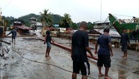 Jumlah pelanggan PLN di Pulau Buru saat ini berjumlah 34.928 pelanggan, dimana 15.053 pelanggan sudah menggunakan Listrik Prabayar/Listrik Pintar. Pool/PLN Wilayah Maluku dan Maluku Utara.