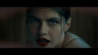 Apalagi potongan klip yang memperlihatkan mimik wajah Alexandra Daddario satu ini. Foto: Twitter