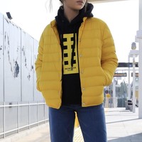 Dari unggahannya, terlihat foto-foto ala OOTD mendominasi. Gaya urban khas street-wear menjadi andalannya. (Foto: Instagram/Lil Miquela)