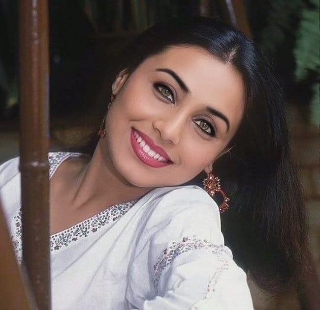 Berusia 40 tahun, Rani Mukerji juga tetap tampil memukau dengan paras menawan yang dimilikinya. Untuk mendapatkan kulit mulus dan tubuh yang tetap langsing itu, Rani pun menjalani program diet ketat. Foto: Instagram