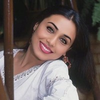 Berusia 40 tahun, Rani Mukerji juga tetap tampil memukau dengan paras menawan yang dimilikinya. Untuk mendapatkan kulit mulus dan tubuh yang tetap langsing itu, Rani pun menjalani program diet ketat. Foto: Instagram