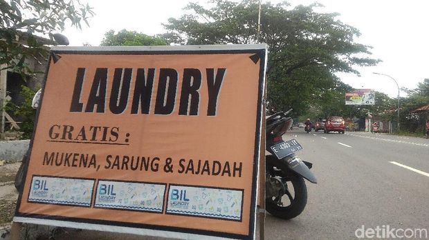 Laundry di Cirebon Ini Gratiskan Cuci Perlengkapan Salat
