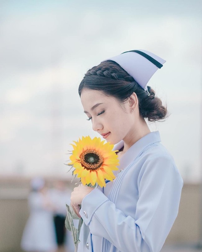 Namkhing Kanyapak merupakan perawat yang bekerja di sebuah rumah sakit di Bangkok, Thailand. Foto: Instagram