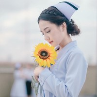 Namkhing Kanyapak merupakan perawat yang bekerja di sebuah rumah sakit di Bangkok, Thailand. Foto: Instagram