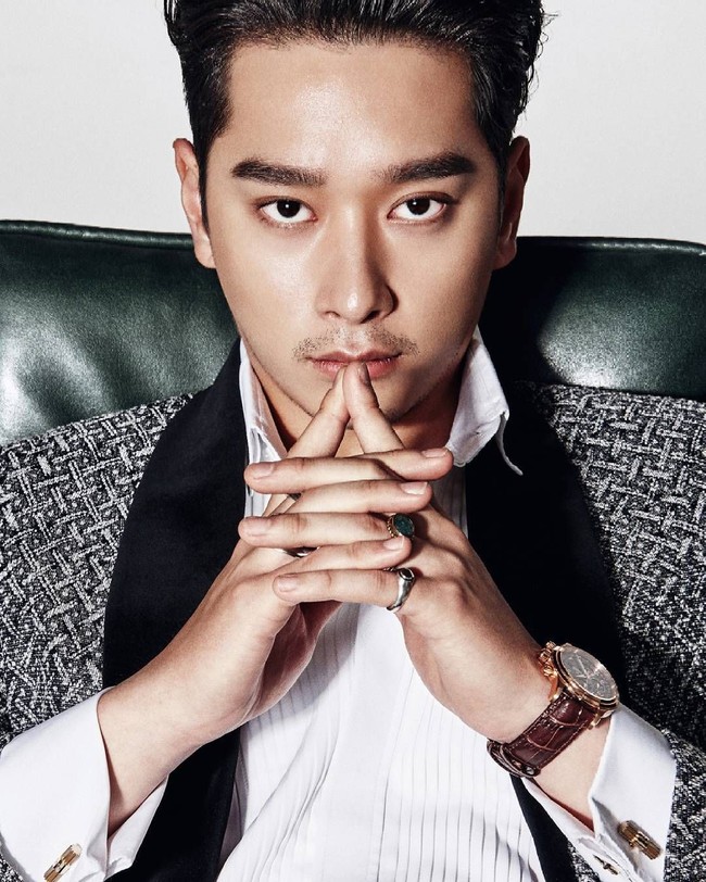 Posisi 15 ditempati Hwang Chan Sung. Chan Sung adalah personil boyband Korea 2PM yang belakangan sering bermain drama. Foto: Instagram