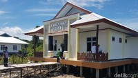 Sampai saat ini beberapa perkantoran pemerintah belum teraliri Listrik di kabupaten Asmat, seperti Gedung DPRD Kabupaten Asmat, RSUD Kabupaten Asmat, beberapa kantor Dinas otonom Kabupaten Asmat.
