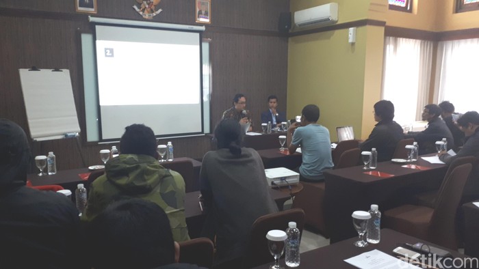 Survei Instrat: Ridwan-Uu dan Deddy-Dedi Berkompetisi Sengit