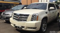 Ini mobil Cadillac yang dikendarai Tessa saat menerobos busway dan kemudian menolak saat ditilang. Tessa tetap tancap gas hingga akhirnya Bripda Dimas terseret mobil jenis SUV ini.