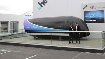 Elon Musk turut berperan besar dalam penggodokan ide moda transportasi modern, kereta super cepat Hyperloop, yang kini ditangani oleh Virgin. (Foto: Instagram)