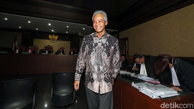 Ganjar Pranowo Merasa Diadudomba dengan Puan dan Yasonna Laoly Ganjar Pranowo Merasa Diadudomba dengan Puan dan Yasonna Laoly