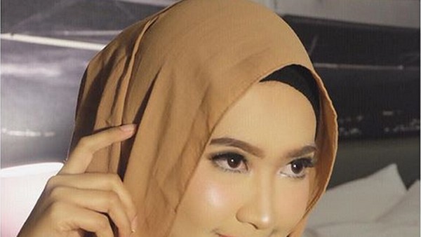 Cantiknya Calon Istri Tommy Kurniawan
