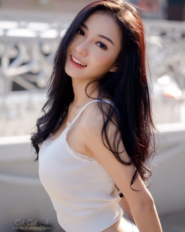 Senyuman Namkhing yang memesona. Foto: Instagram