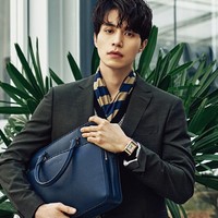 Selain tampan, Lee Dong Wook juga dikenal awet muda. Di usianya yang menginjak 36 tahun, wajah aktor Korea Selatan tampak tak banyak berubah sejak remaja. Foto: Instagram