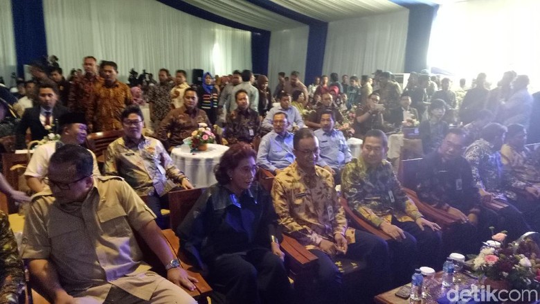 Anies: Bu Susi, Kalau Pasar Ini Bau Tenggelamkan Saja! Anies: Bu Susi, Kalau Pasar Ini Bau Tenggelamkan Saja!