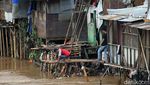 Melihat Bantaran Ciliwung yang Akan Dinormalisasi