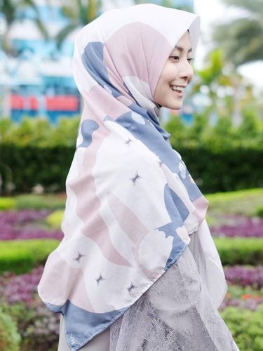 Tips Pilih Busana untuk Datang ke Kajian Islami Ala Dian Pelangi