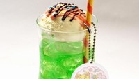 Mau yang segar-segar? Di kafe ini ada Melin Soda dengan tambahan es krim vanilla. Sluurp! Foto: Istimewa