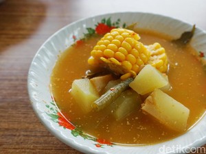 Pecak Gurame dan Sayur Asem Betawi yang Pedas Gurih Ada di 5 Tempat Ini!