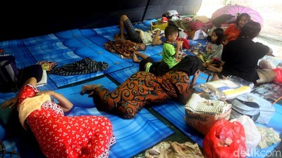 Suasana Pengungsian Warga Kampung Arus