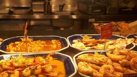 Pengunjung bisa memilih sendiri seafood yang sudah dimasak untuk disantap (Foto: Dok. Istimewa)