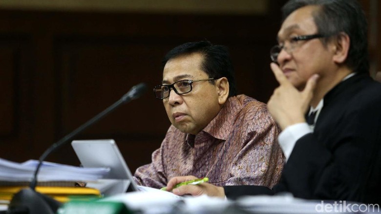 Novanto Akui Ada Aliran Duit dari Andi Narogong ke Komisi II DPR Novanto Akui Ada Aliran Duit dari Andi Narogong ke Komisi II DPR