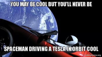 Pokoknya udah gak ada yang lebih keren daripada aksi Starman mengemudikan Tesla di luar angkasa ini. Foto: istimewa