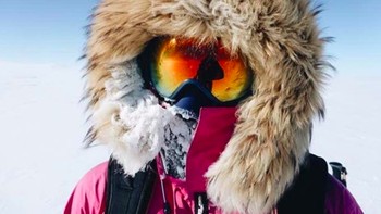 Untuk mengantisipasi udara dingin, Jade pun mengenakan pakaian super tebal seperti ini. Foto: Instagram