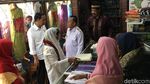 Momen Jokowi-Iriana Mampir ke Toko dan Belanja Songket Silungkang
