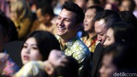 Christian Sugiono juga terlihat di antara pengunjung yang hadir di peluncuran Wuling Cortez.