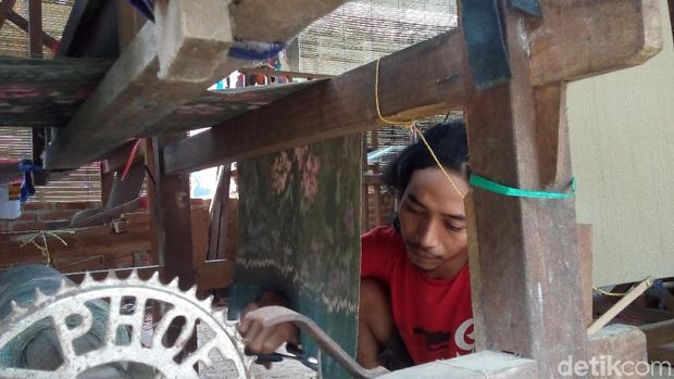 Di Jepara Ada Pemuda Kreatif Bikin Tenun Berbahan Ramah Lingkungan