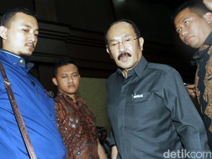 Fredrich Yunadi Cabut Praperadilan Sehari Sebelum Dakwaan Dibacakan