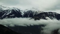 Desa ini menawarkan pemandangan khas pegunungan Swiss yang indah. Pool/Boredpanda.
