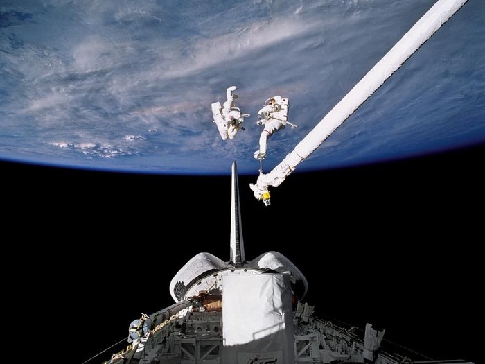 Spacewalk Keren